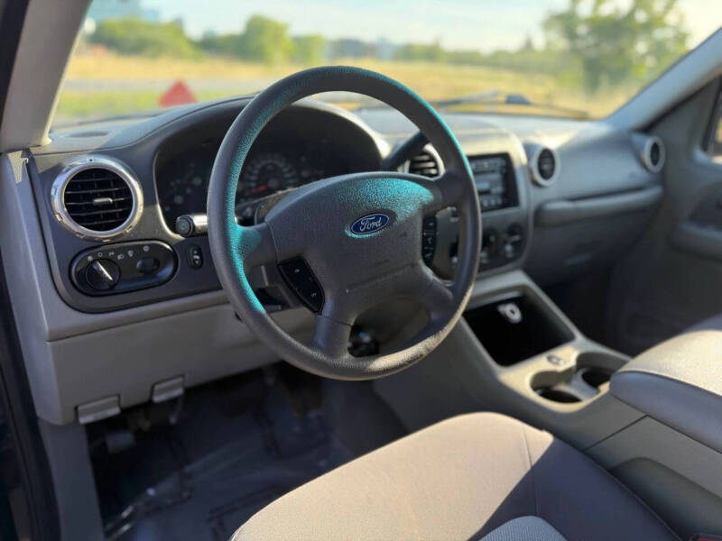 2004 Ford Expedition XLT