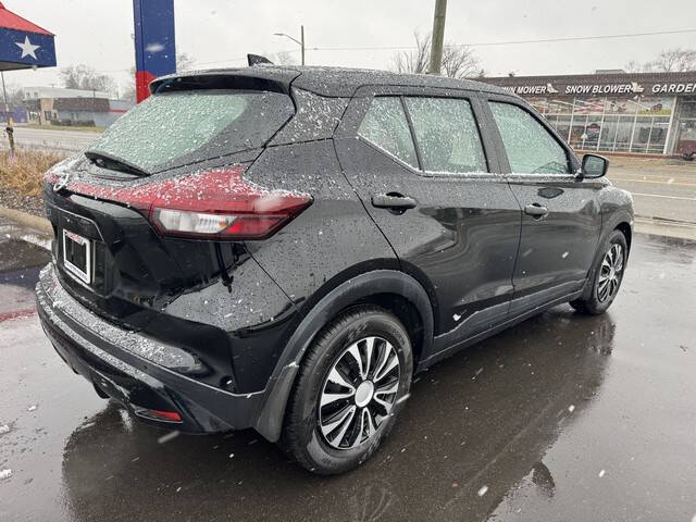 2021 Nissan Kicks S photo 6