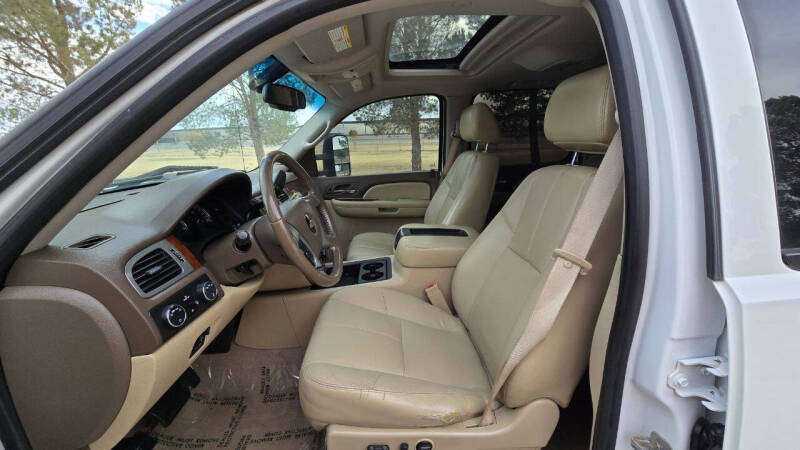 2009 Chevrolet Silverado 3500 LTZ photo 12