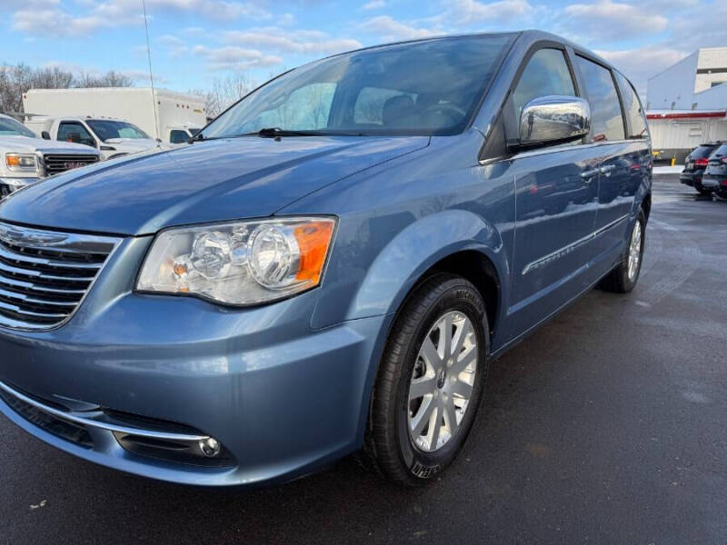 2011 Chrysler Town and Country Touring-L