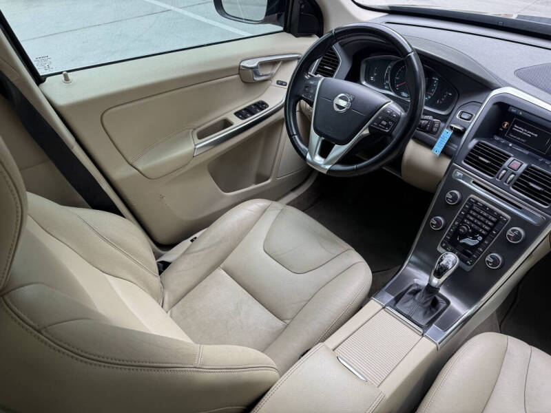 2015 Volvo XC60 T5 Drive-E Platinum