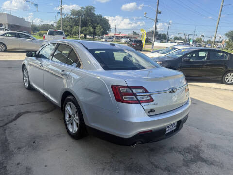 2015 Ford Taurus SEL