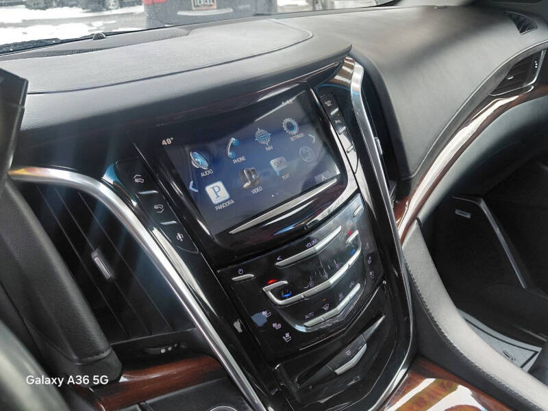 2015 Cadillac Escalade Luxury