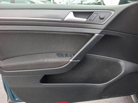 2018 Volkswagen Golf GTI S