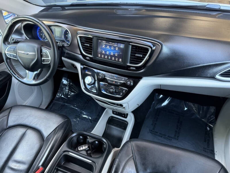 2018 Chrysler Pacifica Touring L