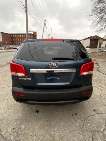 2011 Kia Sorento LX