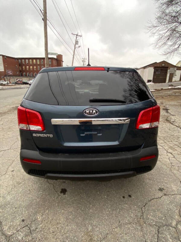 2011 Kia Sorento LX