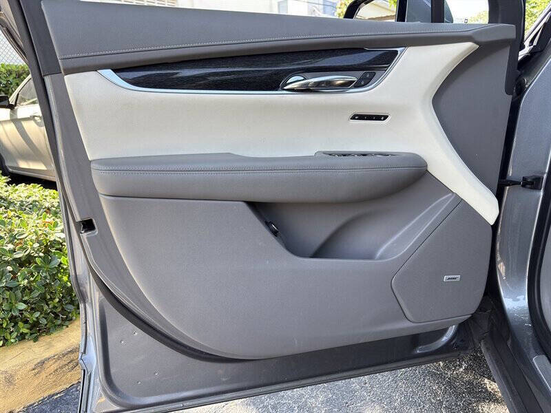 2021 Cadillac XT6 33