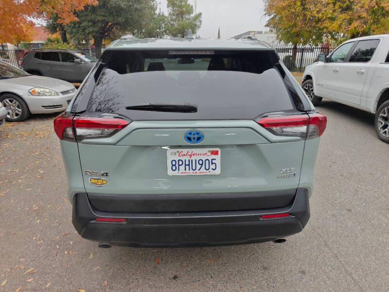 2020 Toyota RAV4 Hybrid XLE
