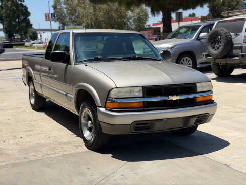 2000 Chevrolet S-10 LS