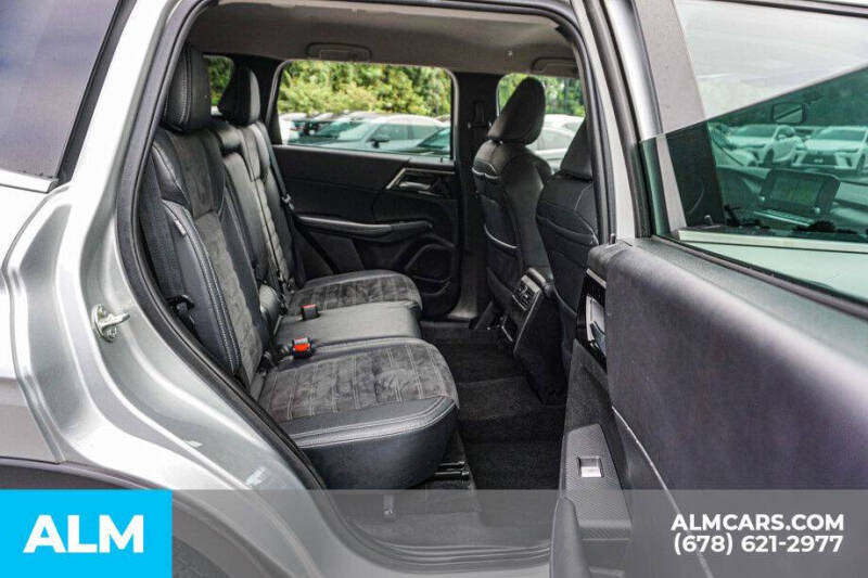 2023 Mitsubishi Outlander SE