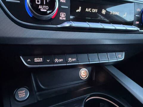 2017 Audi A4 2.0T quattro Premium