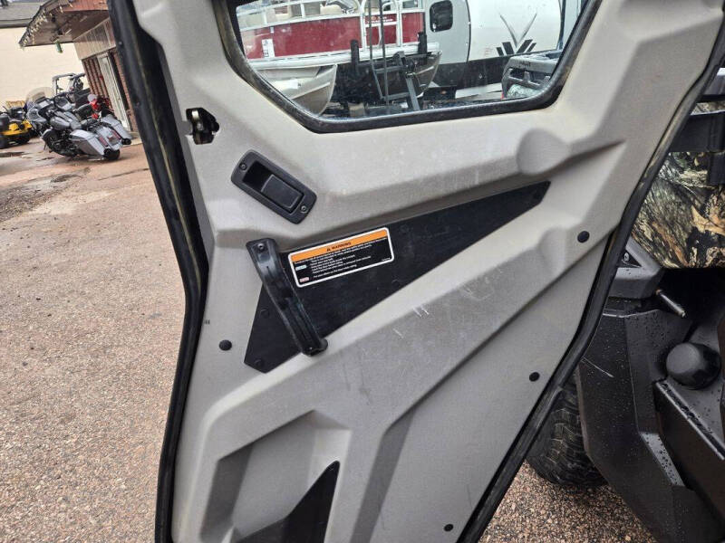 2019 Can-Am Defender Max
