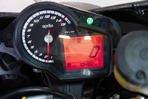 2016 Aprilia RSV4