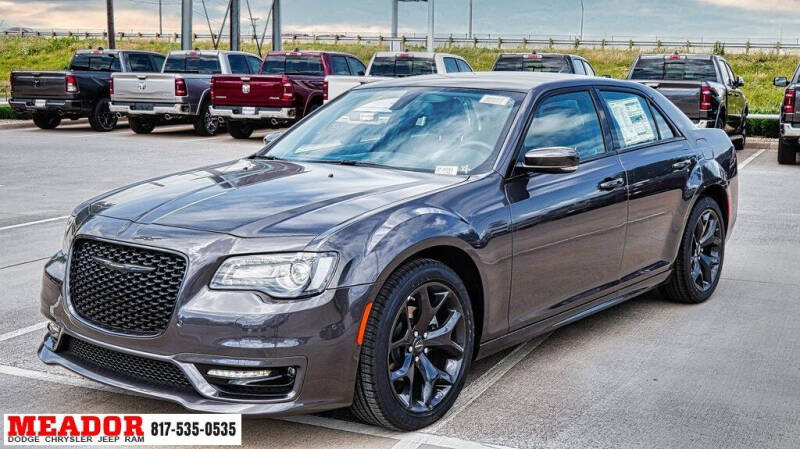 2022 Chrysler 300 Touring L