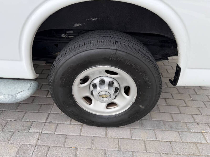 2024 Chevrolet Express 2500