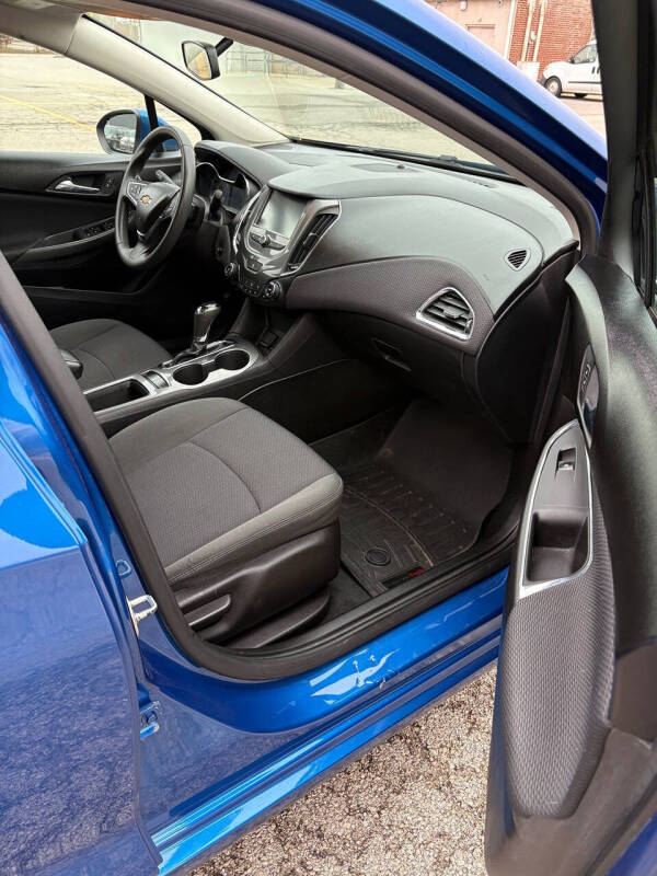 2017 Chevrolet Cruze LT Auto