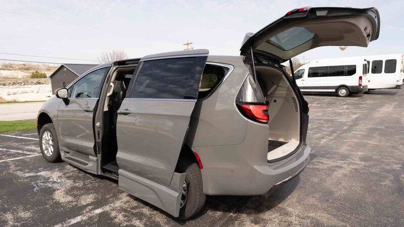 2023 Chrysler Pacifica Touring L