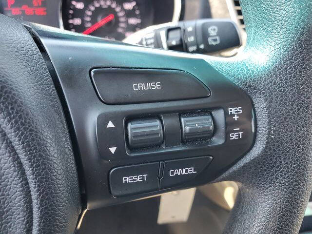 2016 Kia Sedona L