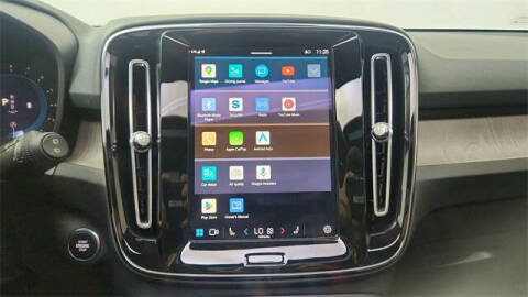 2024 Volvo XC40 B5 Plus Dark Theme