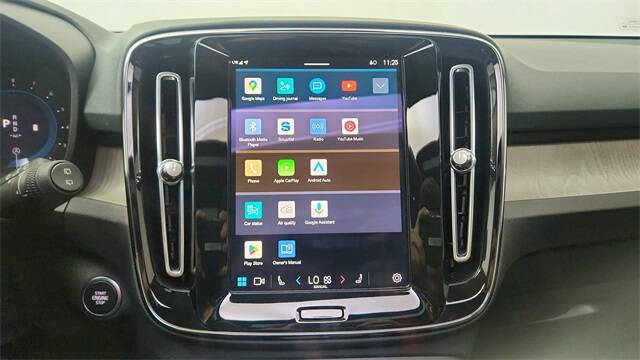 2024 Volvo XC40 B5 Plus Dark Theme