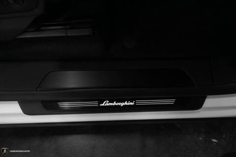 2025 Lamborghini Urus SE