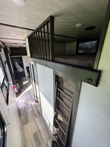 2021 Dutchmen Voltage