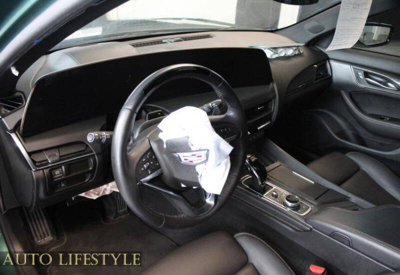 2025 Cadillac CT5 Sport