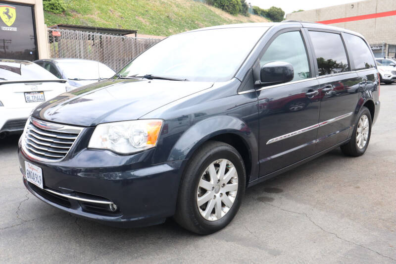 Used 2014 Chrysler Town & Country Touring with VIN 2C4RC1BGXER214988 for sale in San Diego, CA