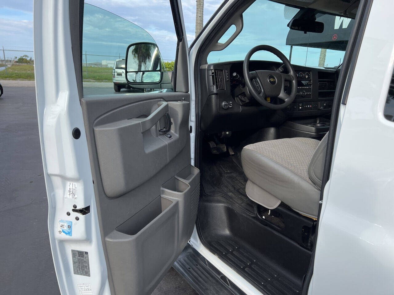 2019 Chevrolet Express  - $24,900