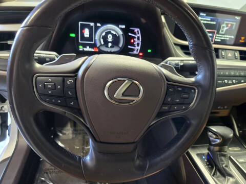2021 Lexus ES 300h