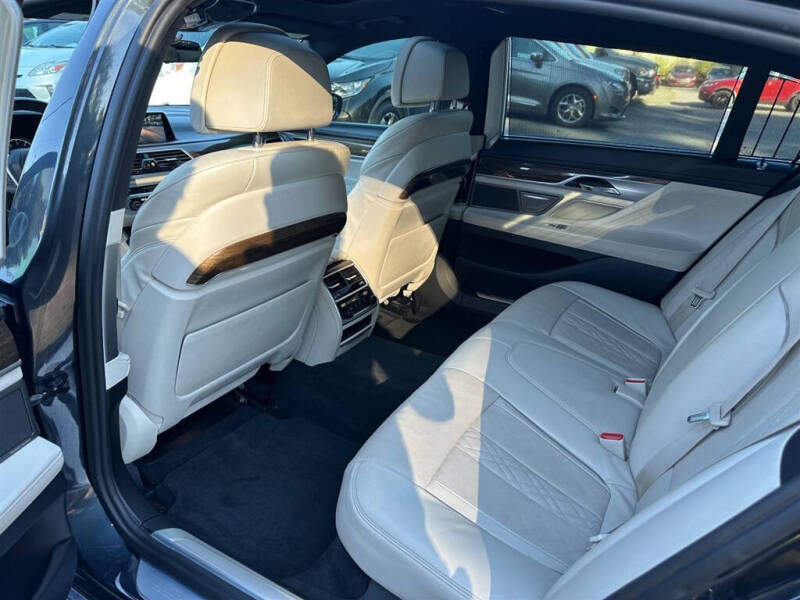 2017 BMW 7 Series 740i