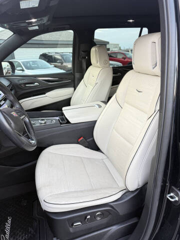 2023 Cadillac Escalade Sport