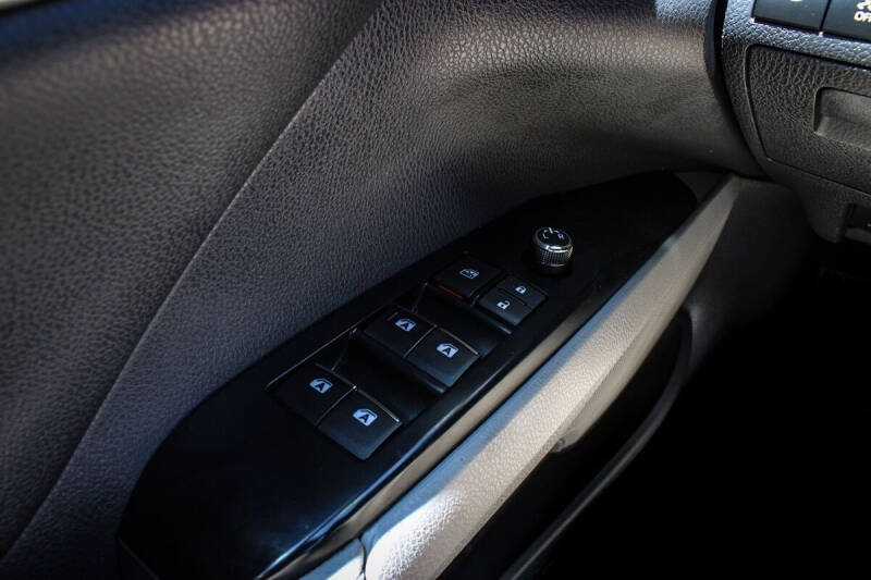 2020 Toyota Camry Hybrid XLE