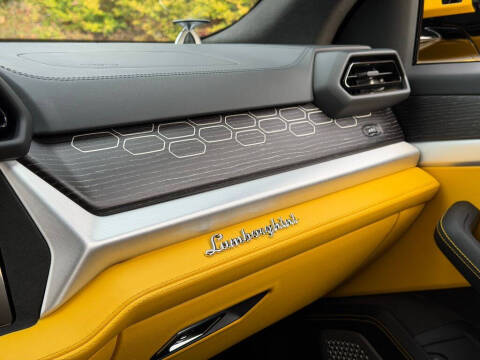 2025 Lamborghini Urus SE