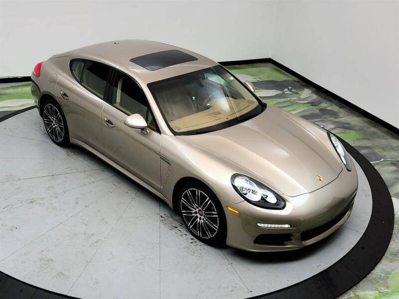 2016 Porsche Panamera