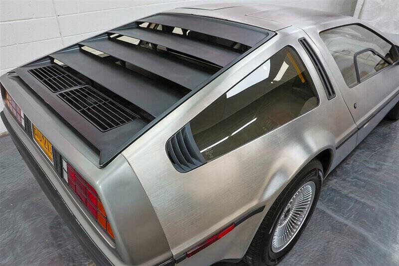1982 DeLorean DMC-12