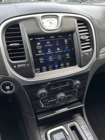 2021 Chrysler 300 Touring