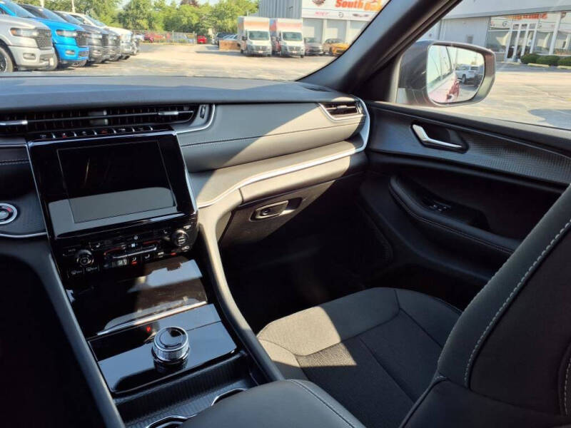 2025 Jeep Grand Cherokee L Laredo X