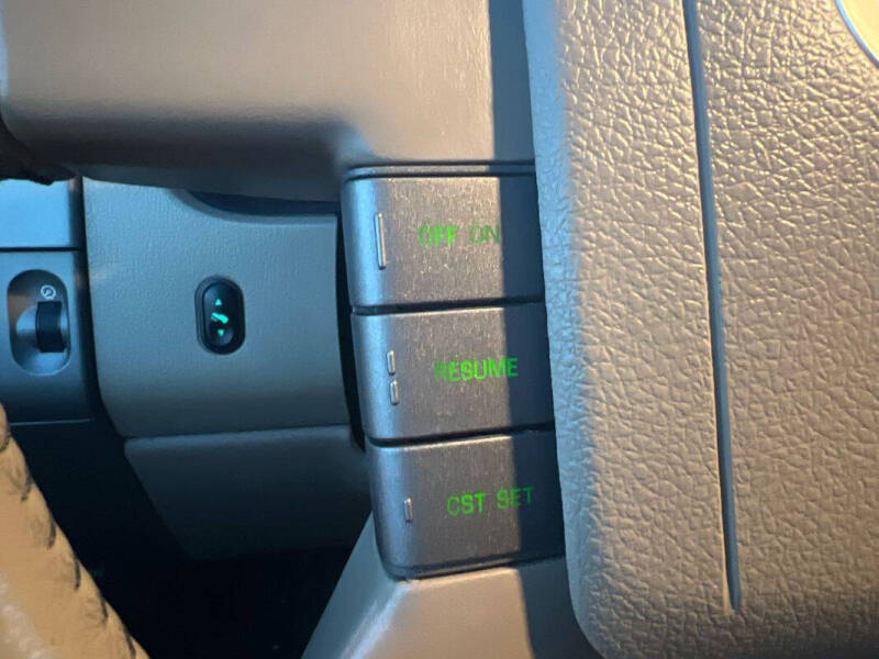 2008 Lincoln Mark LT