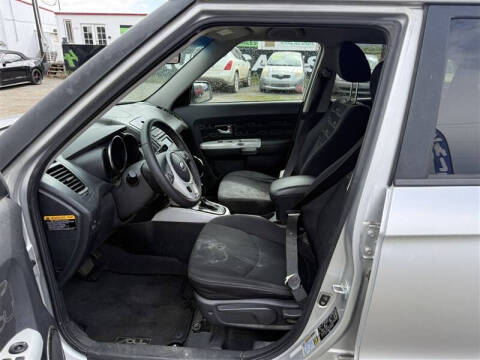 2012 Kia Soul +