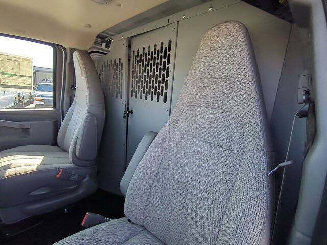 2025 Chevrolet Express 2500