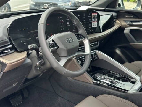 2025 Audi Q5 quattro Premium Plus TFSI