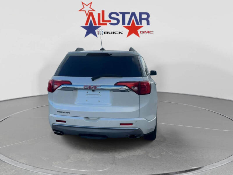 2017 GMC Acadia Denali