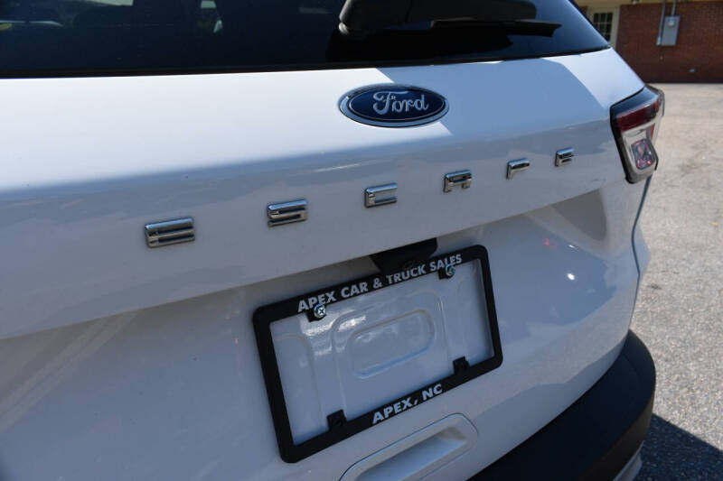 2020 Ford Escape SE