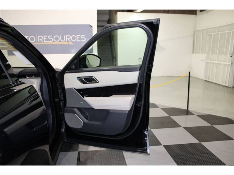 2019 Land Rover Range Rover Velar P250 R-Dynamic SE