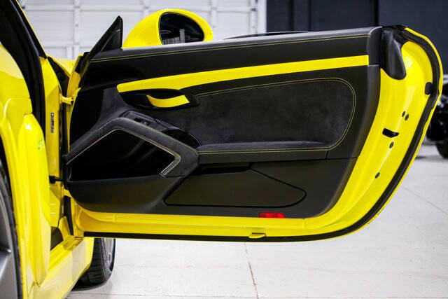 2016 Porsche Cayman GT4