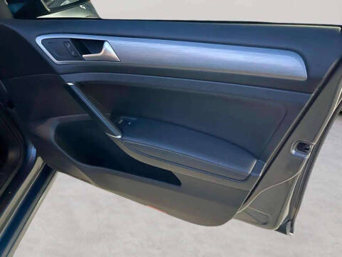 2015 Volkswagen Golf TSI S