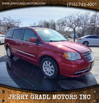 2015 Chrysler Town and Country for sale at JERRY GRADL MOTORS INC in North Tonawanda NY