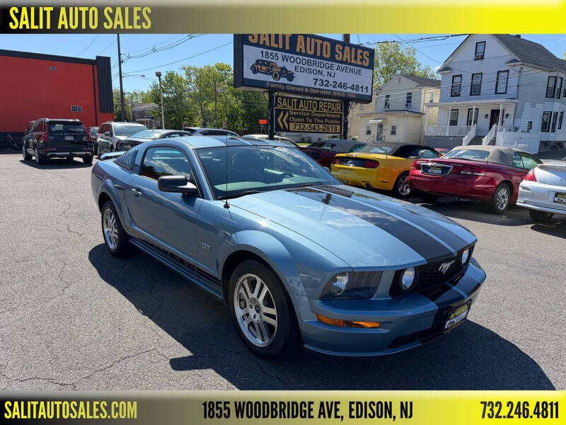 2005 Ford Mustang GT Premium